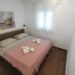 Apartman Angela Luxury I *