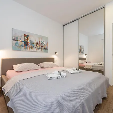 Angela Luxury I * 扎达尔