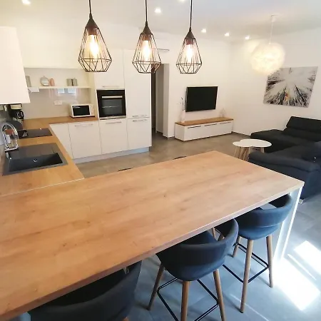 公寓 Angela Luxury I