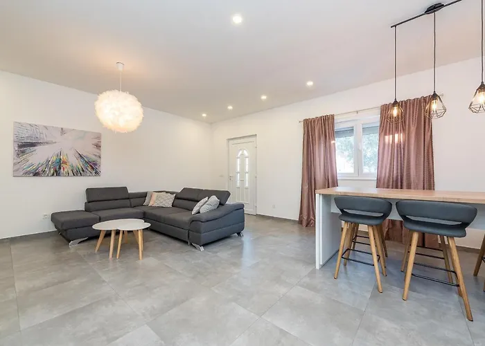 アパート Angela Luxury I ザダル